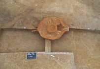 Vue zénitale d'un four de potier avec double alandier du Ier s. avant J.C. Le Tertre, Bais/Louvigné-de-Bais (Ille-et-Vilaine), 2012.