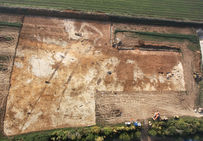 L’emprise de la fouille : une des fossés délimitant l’établissement rural gaulois, fin IIIe-fin IIe s. avant J. C.  Hauts-de-Vallière, Rosnay (Marne), 2010.